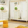 Casa Padrino Luxus Barock Schlafzimmerschrank Weiß / Gold - Prunkvoller Massivholz Schrank mit 4 Türen und 2 Schubladen - Barock Kleiderschrank - Barock Schlafzimmer Möbel