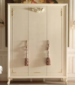 Casa Padrino Luxus Barock Schlafzimmerschrank Cremefarben / Gold - Handgefertigter Kleiderschrank mit 3 Türen - Barock Schlafzimmer Möbel - Luxus Qualität - Made in Italy