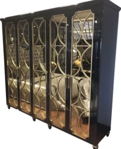 Casa Padrino Luxus Barock Schlafzimmerschrank Schwarz / Gold 260 x 63 x H. 240 cm - Prunkvoller Kleiderschrank mit 5 verspiegelten Türen - Luxus Qualität