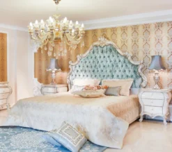 Casa Padrino Luxus Barock Schlafzimmer Set Grün / Creme / Gold - 1 Doppelbett mit Kopfteil & 2 Nachttische - Barock Schlafzimmer Möbel - Edel & Prunkvoll