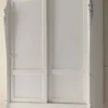 Casa Padrino Luxus Barock Schlafzimmer Schrank Weiß / Silber - Massivholz Kleiderschrank mit 2 Schiebetüren im Barockstil - Schlafzimmer Möbel - Barock Möbel - Luxus Qualität - Made in Italy