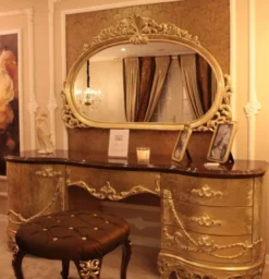 Casa Padrino Luxus Barock Schlafzimmer Set Braun / Gold - 1 Schminkkommode & 1 Spiegel & 1 Hocker mit Glitzersteinen - Prunkvolle Schlafzimmer Möbel im Barockstil - Luxus Qualität