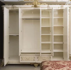 Casa Padrino Luxus Barock Schlafzimmerschrank Weiß / Beige / Gold - Prunkvoller Massivholz Kleiderschrank im Barockstil - Barock Schlafzimmer & Hotel Möbel - Edel & Prunkvoll