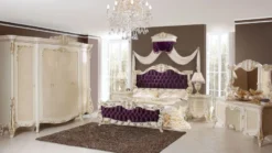 Casa Padrino Luxus Barock Schlafzimmer Set Beige / Weiß / Gold - 1 Barock Schminkkommode & 1 Barock Spiegel - Luxus Schlafzimmer Möbel im Barockstil - Barock Möbel - Edel & Prunkvoll