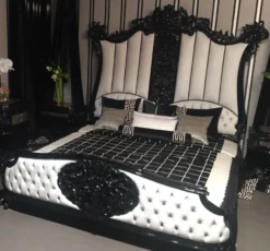 Casa Padrino Luxus Barock Schlafzimmer Set Weiß / Schwarz / Grau - 1 Doppelbett mit Kopfteil & 2 Nachtkommoden - Hochwertige Schlafzimmer Möbel im Barockstil - Edel & Prunkvoll