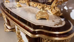 Casa Padrino Luxus Barock Schlafzimmer Set Weiß / Braun / Gold - 1 Barock Schminkkommode mit 5 Schubladen & 1 Barock Spiegel & 1 Barock Hocker - Barock Schlafzimmer Möbel - Edel & Prunkvoll