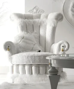 Casa Padrino Luxus Barock Sessel Weiß / Gold - Prunkvoller Wohnzimmer Sessel im Barockstil - Barock Wohnzimmer Möbel - Barock Schloß Möbel - Erstklassische Qualität - Made in Italy