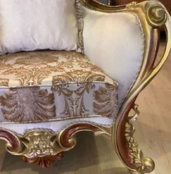 Casa Padrino Luxus Barock Sessel Creme / Silber / Braun / Gold / Braun - Prunkvoller Wohnzimmer Sessel - Barockstil Wohnzimmer Möbel - Luxus Möbel im Barockstil - Barock Möbel
