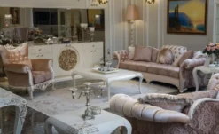 Casa Padrino Luxus Barock Sessel Rosa / Lila / Weiß / Beige 102 x 73 x H. 106 cm - Wohnzimmer Sessel mit elegantem Muster und dekorativem Kissen - Barock Möbel