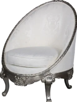 Casa Padrino Luxus Barock Sessel Weiß / Silber 80 x 87 x H. 100 cm - Edler Wohnzimmer Sessel in Eiform - Barock Wohnzimmer Möbel