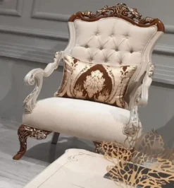 Casa Padrino Luxus Barock Sessel Beige / Grau / Braun / Gold - Handgefertigter Barockstil Wohnzimmer Sessel - Barock Wohnzimmer Möbel - Edel & Prunkvoll