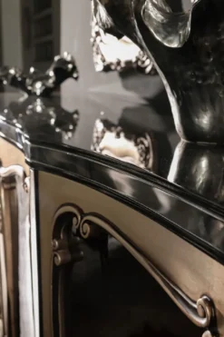 Casa Padrino Luxus Barock Sideboard Schwarz / Silber - Eleganter Massivholz Schrank mit 4 Türen - Barock Möbel