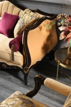 Casa Padrino Luxus Barock Sofa Beige / Schwarz / Gold 250 x 110 x H. 90 cm - Prunkvolles Wohnzimmer Sofa - Barockmöbel