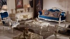 Casa Padrino Luxus Barock Sofa Blau / Braun / Weiß / Gold - Prunkvolles Wohnzimmer Sofa mit elegantem Muster - Barockstil Wohnzimmer Möbel - Luxus Möbel im Barockstil - Barock Einrichtung