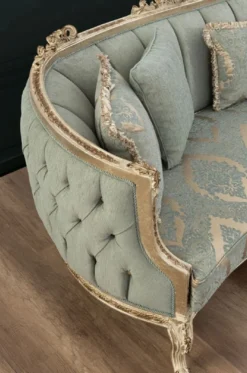 Casa Padrino Luxus Barock Sofa Grün / Antik Gold - Prunkvolles Wohnzimmer Sofa mit elegantem Muster - Barock Wohnzimmer Möbel