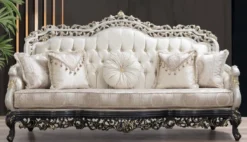 Casa Padrino Luxus Barock Sofa Creme / Beige / Weiß / Grau / Gold - Prunkvolles Wohnzimmer Sofa mit elegantem Muster - Barock Wohnzimmer & Hotel Möbel - Edel & Prunkvoll
