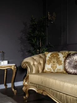 Casa Padrino Luxus Barock Sofa Gold / Weiß 268 x 110 x H. 87 cm - Prunkvolles Wohnzimmer Sofa mit dekorativen Kissen - Wohnzimmer Möbel im Barockstil