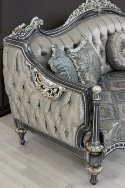 Casa Padrino Luxus Barock Sofa Silber / Türkis / Gold 248 x 96 x H. 118 cm - Prunkvolles Massivholz Wohnzimmer Sofa mit elegantem Muster und dekorativen Kissen - Barock Wohnzimmer Möbel