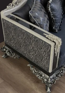 Casa Padrino Luxus Barock Sofa Blau / Grau / Weiß / Schwarz / Silber - Prunkvolles Wohnzimmer Sofa mit elegantem Muster - Barock Wohnzimmer & Hotel Möbel - Edel & Prunkvoll