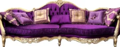 Casa Padrino Luxus Barock Sofa Lila / Gold - Prunkvolles Wohnzimmer Sofa mit edlem Satinstoff - Barock Möbel - Luxus Wohnzimmer Möbel im Barockstil - Barock Einrichtung - Edel & Prunkvoll