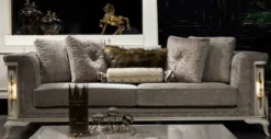 Casa Padrino Luxus Barock Sofa Grau / Weiß / Gold - Beleuchtetes Wohnzimmer Sofa im Barockstil - Barock Wohnzimmer Möbel - Edel & Prunkvoll