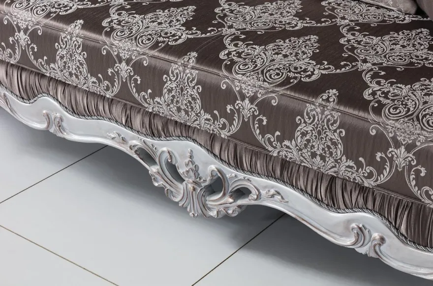 Casa Padrino Luxus Barock Sofa Bronzefarben / Silber 262 x 90 x H. 113 cm - Prunkvolles Wohnzimmer Sofa mit dekorativen Kissen - Barock Möbel