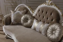Casa Padrino Luxus Barock Sofa Braun / Weiß / Gold 220 x 80 x H. 124 cm - Prunkvolles Wohnzimmer Sofa mit dekorativen Kissen - Barock Möbel