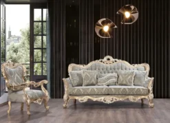 Casa Padrino Luxus Barock Sofa Grün / Antik Gold - Barockstil Wohnzimmer Sofa mit elegantem Muster - Luxus Wohnzimmer Möbel im Barockstil - Barock Möbel - Barock Einrichtung