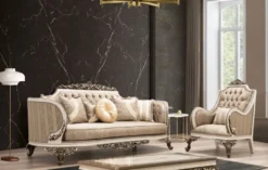 Casa Padrino Luxus Barock Sofa Beige / Cremefarben / Braun / Gold - Prunkvolles Wohnzimmer Sofa mit elegantem Muster - Barock Wohnzimmer Möbel