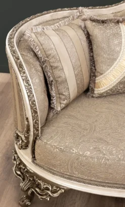 Casa Padrino Luxus Barock Sofa Beige / Cremefarben / Braun / Gold - Prunkvolles Wohnzimmer Sofa mit elegantem Muster - Barock Wohnzimmer Möbel