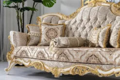 Casa Padrino Luxus Barock Sofa Silber / Beige / Schwarz / Weiß / Gold - Prunkvolles Wohnzimmer Sofa mit Glitzersteinen - Barockstil Wohnzimmer Möbel - Luxus Möbel im Barockstil - Barock Einrichtung