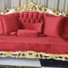 Casa Padrino Luxus Barock Sofa Rot / Braun / Gold - Prunkvolles Wohnzimmer Sofa - Barockstil Wohnzimmer Möbel - Luxus Möbel im Barockstil - Barock Einrichtung - Wohnzimmer Einrichtung