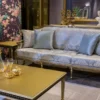 Casa Padrino Luxus Barock Sofa Hellblau / Gold 206 x 72 x H. 103 cm - Wohnzimmer Sofa mit elegantem Muster und dekorativen Kissen - Barock Wohnzimmer Möbel