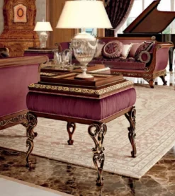 Casa Padrino Luxus Barock Sofa Lila / Braun / Gold - Barockstil Wohnzimmer Sofa mit elegantem Muster - Barock Möbel - Barock Wohnzimmer & Hotel Möbel - Luxus Qualität - Made in Italy