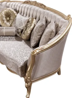 Casa Padrino Luxus Barock Sofa Silber / Gold - Barockstil Wohnzimmer Sofa mit elegantem Muster - Luxus Wohnzimmer Möbel im Barockstil - Barock Möbel - Barock Einrichtung