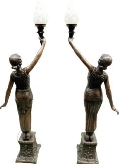 Casa Padrino Luxus Barock Stehleuchten Damen mit Fakeln Bronzefarben / Weiß 65 x 30 x H. 190 cm - Elegante Bronze Deko Skulpturen - Prunkvolle Barock Bronze Leuchten