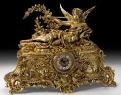Casa Padrino Luxus Barock Tischuhr Gold 61 x 25 x H. 47 cm - Handgefertigte Barockstil Bronze Uhr - Barock Schreibtischuhr - Barock Schreibtisch Deko - Barock Deko Accessoires - Barockstil Uhren