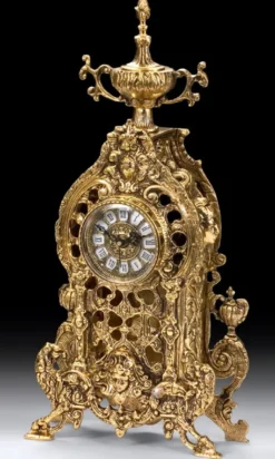 Casa Padrino Luxus Barock Tischuhr Gold 24 x H. 50 cm - Handgefertigte Bronze Uhr im Barockstil - Barock Schreibtischuhr - Barock Schreibtisch Deko - Barock Deko Accessoires - Barockstil Uhren