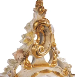 Casa Padrino Luxus Barock Tischuhr Weiß / Creme / Mehrfarbig / Gold - Prunkvolle Barockstil Uhr - Handgeschnitzte Barock Schreibtischuhr - Luxus Qualität - Made in Italy