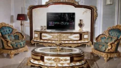 Casa Padrino Luxus Barock TV Schrank Weiß / Braun / Gold - Prunkvolles Wohnzimmer Sideboard mit Rückwand - Barock Wohnzimmer Möbel - Edel & Prunkvoll