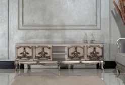 Casa Padrino Luxus Barock TV Schrank Silber - Prunkvolles Massivholz Sideboard mit 4 Türen - Luxus Wohnzimmer Möbel im Barockstil - Barock Möbel - Edel & Prunkvoll