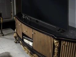Casa Padrino Luxus Barock TV Schrank Schwarz / Gold - Prunkvolles Massivholz Sideboard mit 4 Türen und Schublade - Barock Wohnzimmer Möbel