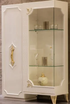 Casa Padrino Luxus Barock Vitrine Weiß / Gold - Handgefertigter Massivholz Vitrinenschrank mit 2 Türen - Barock Möbel - Edel & Prunkvoll