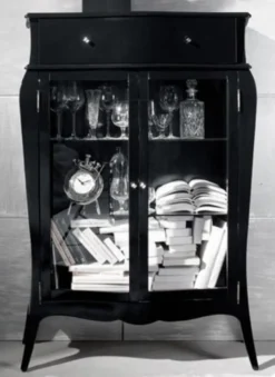 Casa Padrino Luxus Barock Vitrine Hochglanz Schwarz - Massivholz Vitrinenschrank mit 2 Glastüren und Schublade - Luxus Möbel im Barockstil - Barock Möbel - Barock Einrichtung - Edel & Prunkvoll