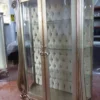 Casa Padrino Luxus Barock Vitrine Silber - Handgefertigter Massivholz Vitrinenschrank mit 2 Glastüren - Prunkvolle Barock Möbel