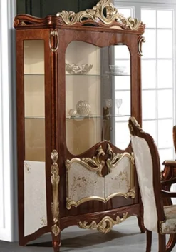 Casa Padrino Luxus Barock Vitrine Braun / Cremefarben / Gold - Handgefertigter Massivholz Vitrinenschrank mit 2 Glastüren - Prunkvolle Barock Möbel