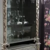 Casa Padrino Luxus Barock Vitrine Grau / Silber 110 x 47 x H. 201 cm - Massivholz Vitrinenschrank im Barockstil - Edel & Prunkvoll