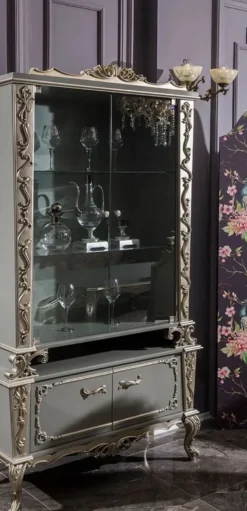 Casa Padrino Luxus Barock Vitrine Grau / Silber 110 x 47 x H. 201 cm - Massivholz Vitrinenschrank im Barockstil - Edel & Prunkvoll