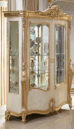 Casa Padrino Luxus Barock Vitrine Weiß / Beige / Gold H. 220 cm