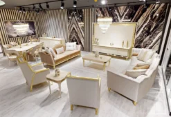 Casa Padrino Luxus Barock Wohnzimmer Sessel Weiß / Gold - Handgefertigter Barockstil Sessel mit elegantem Muster - Barock Wohnzimmer Möbel